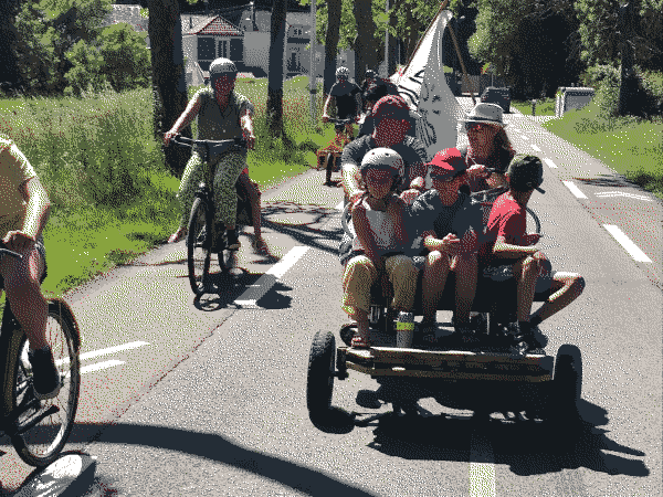 vélos, rosalie, enfants, adultes, drapeau de l'asso